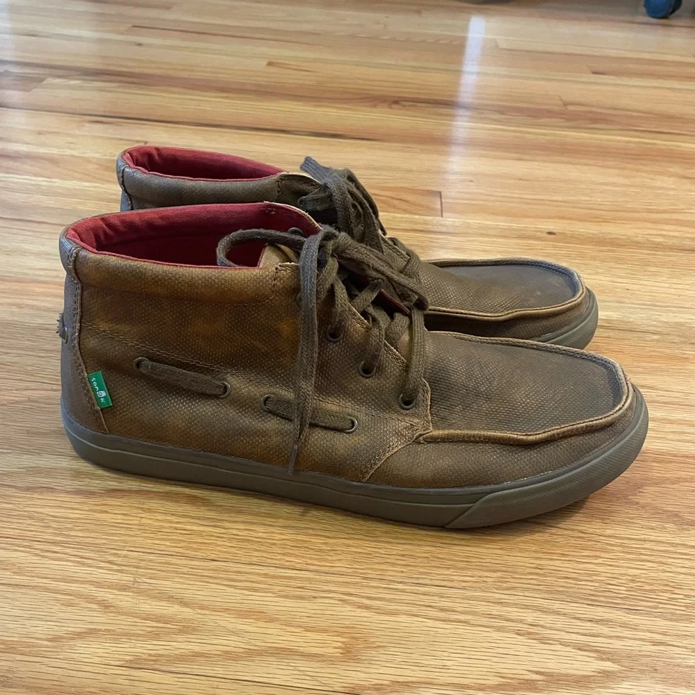 Sanuk Brown Chukka Boots with Red Interior